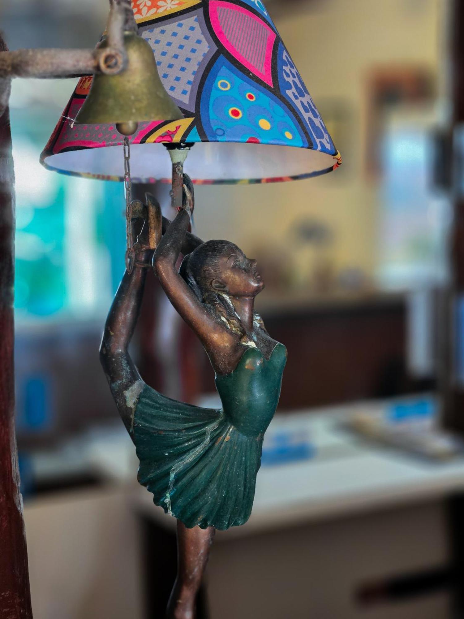 Bliss Hotéis Bella Vista Búzios Extérieur photo A lamp in the shape of a woman