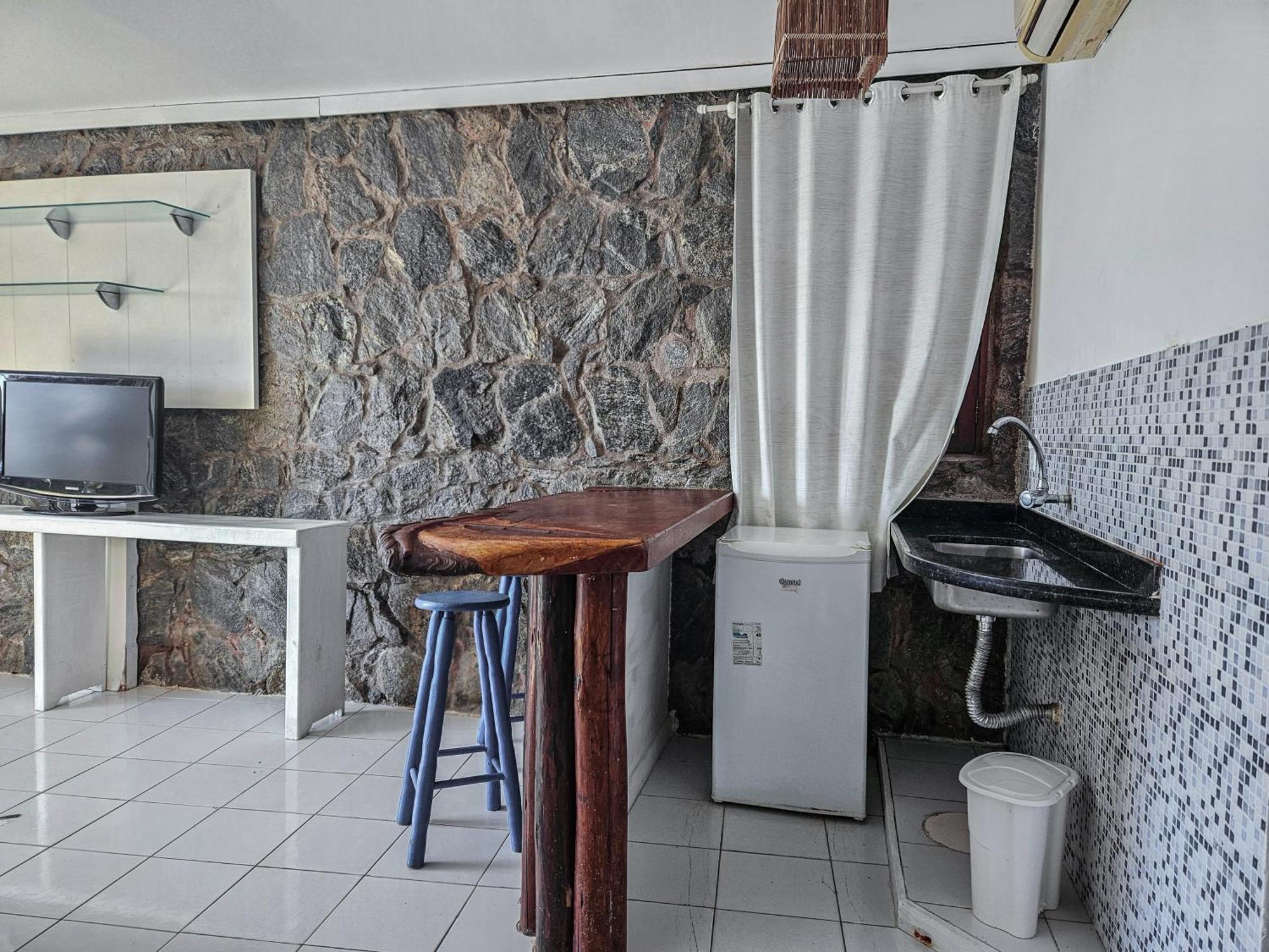 Bliss Hotéis Bella Vista Búzios Extérieur photo A typical studio apartment in Brazil